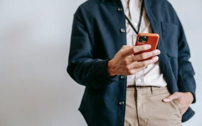 Hur gör man så att skärmen inte slocknar på iPhone?